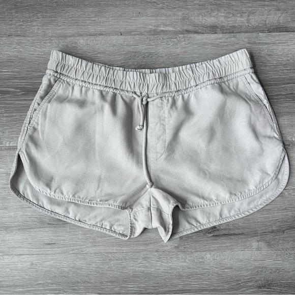 Wilfred Pants - Aritzia Wilfred Free beige linen blend shorts size large